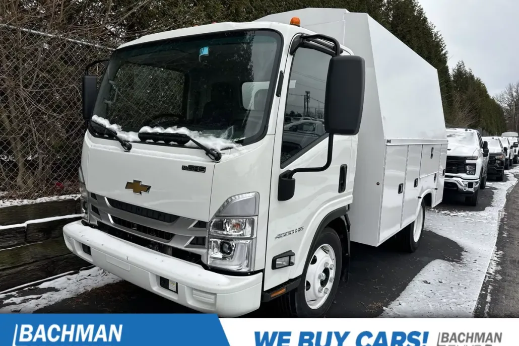 2024 Chevrolet Silverado 4500HD photo 1