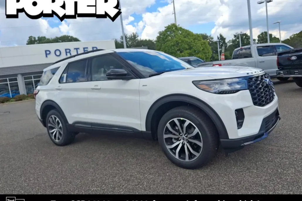 2025 Ford Explorer ST-Line photo 1