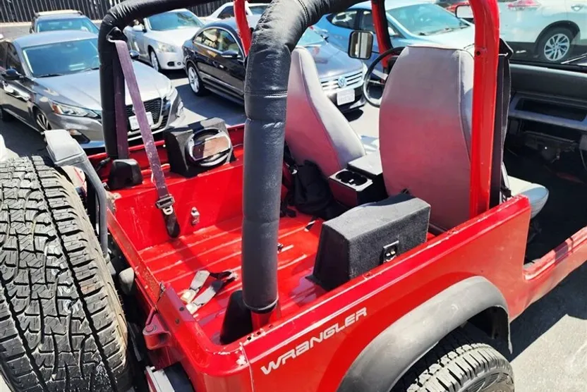 1995 Jeep Wrangler S photo 1