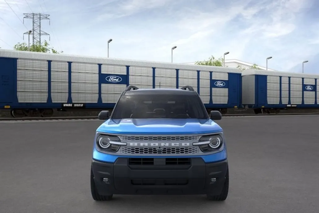 2025 Ford Bronco Sport Outer Banks photo 1