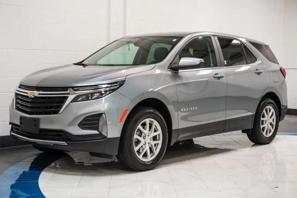 2024 Chevrolet Equinox LT photo 1