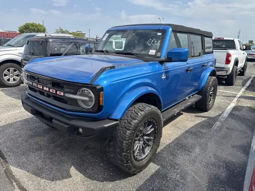 2022 Ford Bronco Outer Banks photo 1