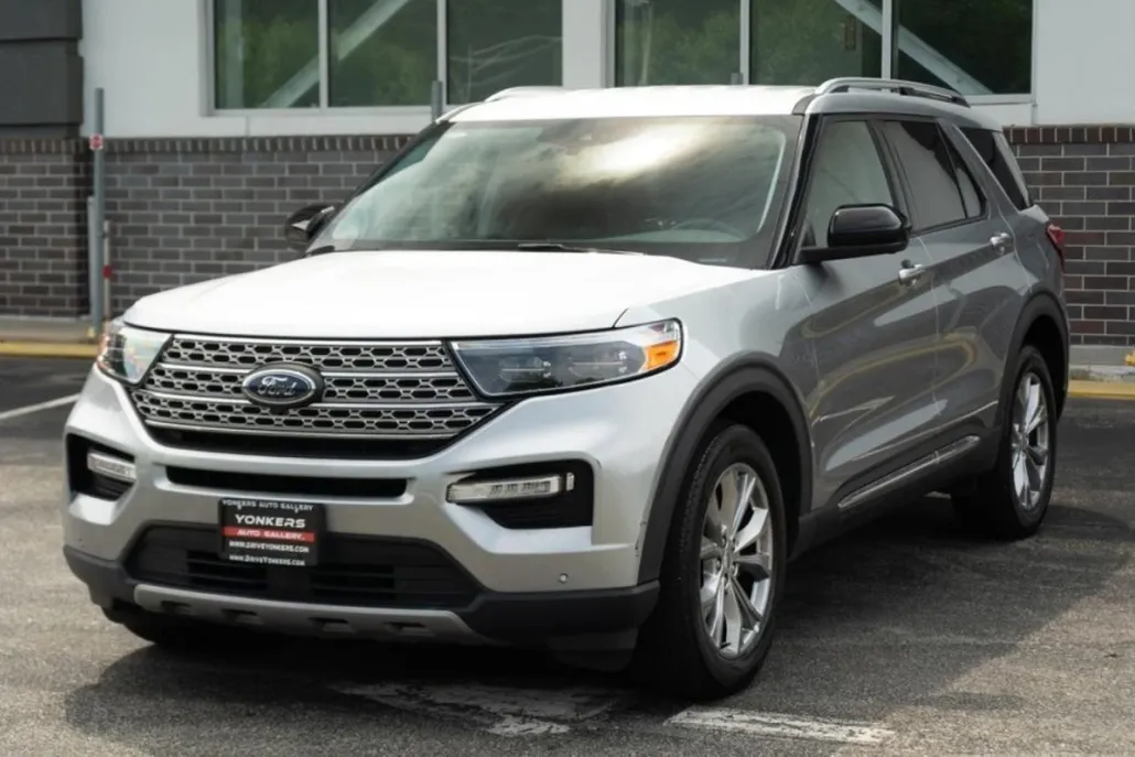 2023 Ford Explorer Limited photo 1