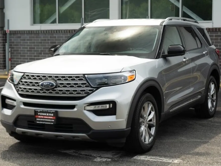 2023 Ford Explorer Limited photo 1