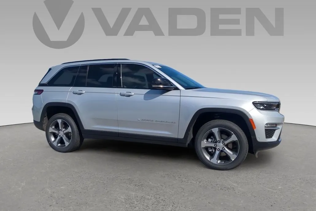 2025 Jeep Grand Cherokee Limited photo 1