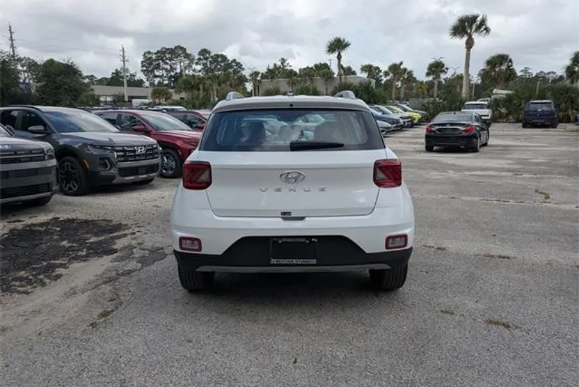 2026 Hyundai Venue SEL photo 1
