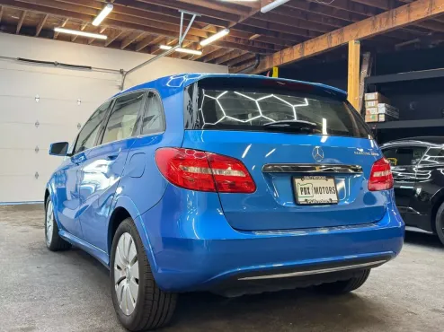 2014 Mercedes Benz B photo 4