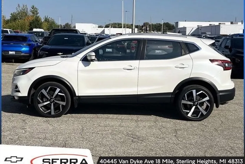 2020 Nissan Rogue Sport SL photo 1