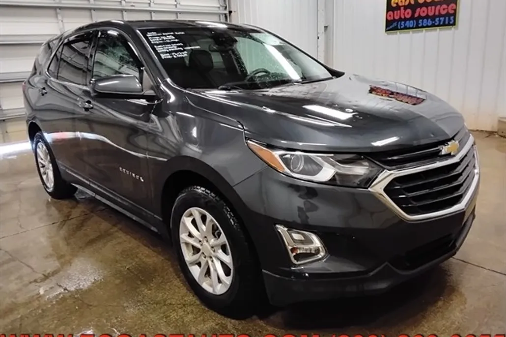 2020 Chevrolet Equinox LT photo 1