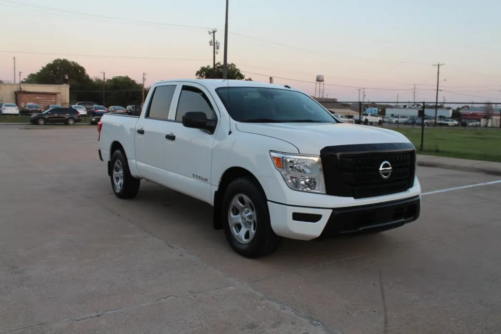 2021 Nissan Titan Crew Cab S photo 1