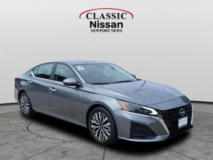 2023 Nissan Altima 2.5 SV photo 1