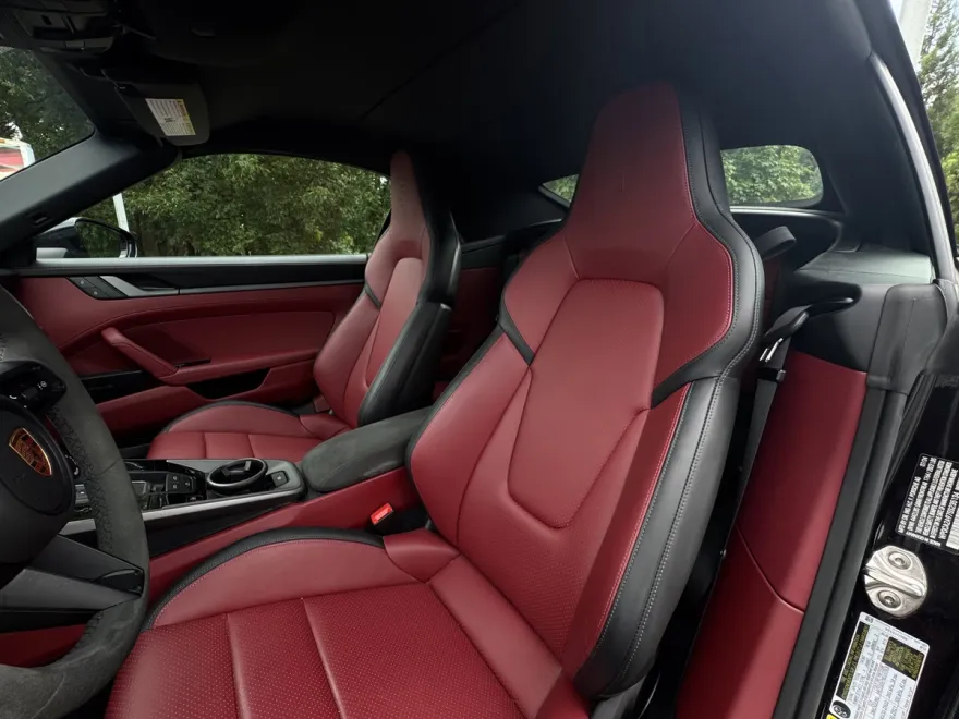 2025 Porsche 911 photo 1