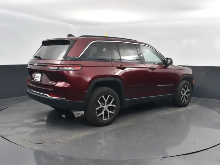 2024 Jeep Grand Cherokee Limited photo 1