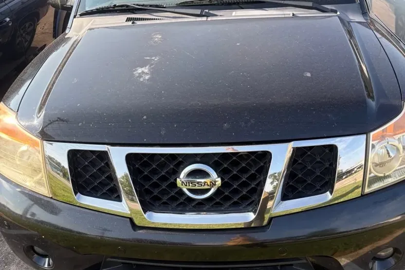 2014 Nissan Armada SV photo 1