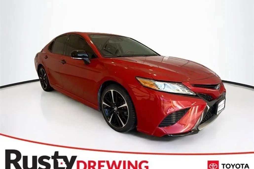2019 Toyota Camry XSE photo 1