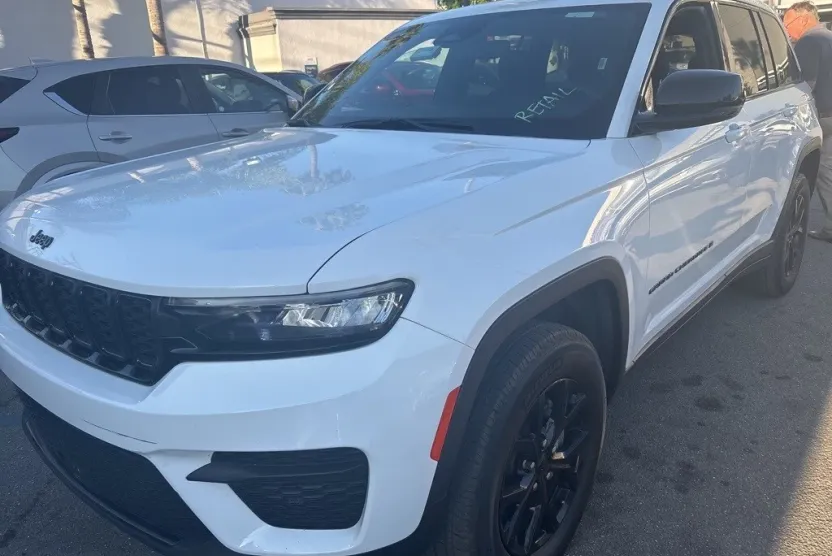 2024 Jeep Grand Cherokee Altitude photo 1