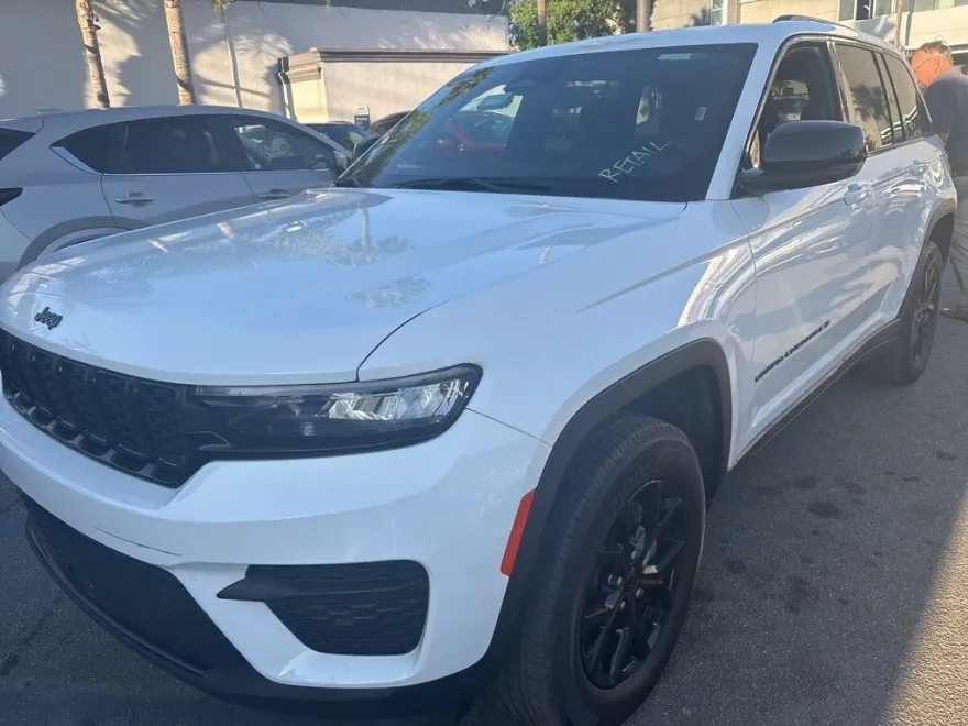 2024 Jeep Grand Cherokee Altitude photo 1