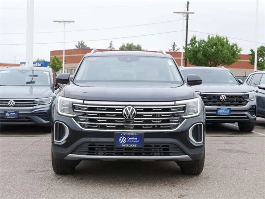2025 Volkswagen Atlas SEL photo 1