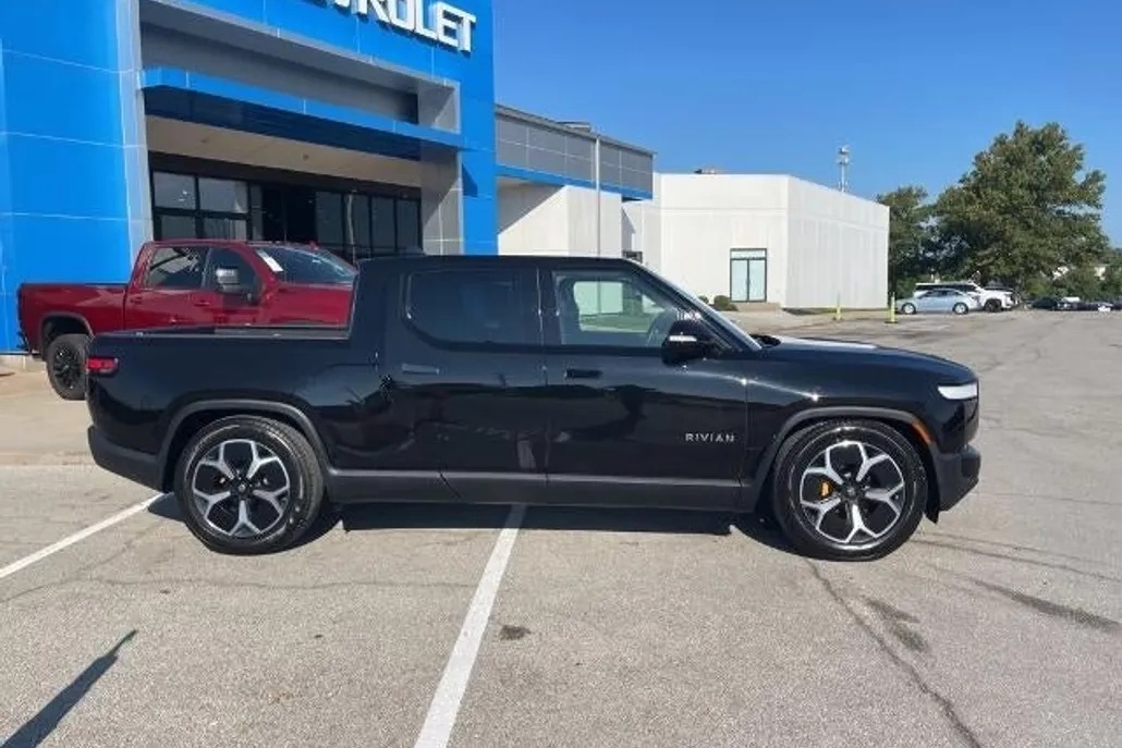 2022 Rivian R1T Adventure photo 1