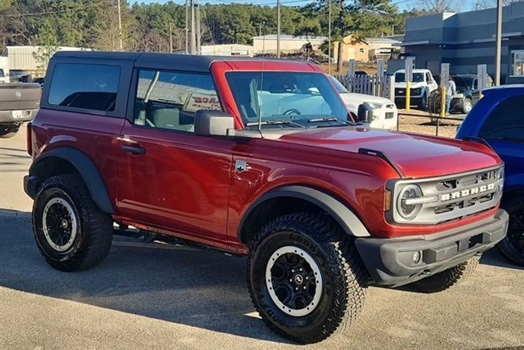 2022 Ford Bronco Base photo 1