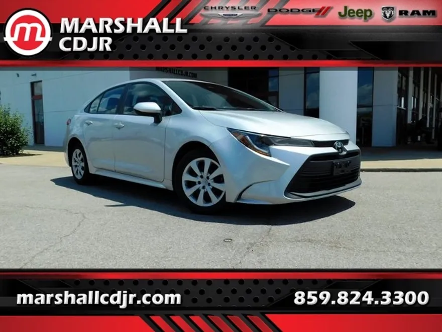 2023 Toyota Corolla LE photo 1