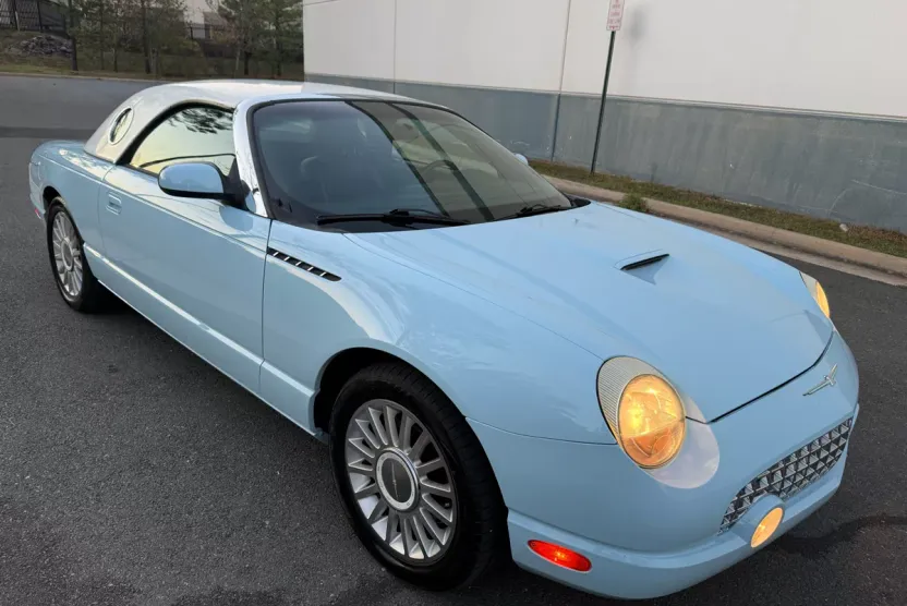 2004 Ford Thunderbird Premium photo 1