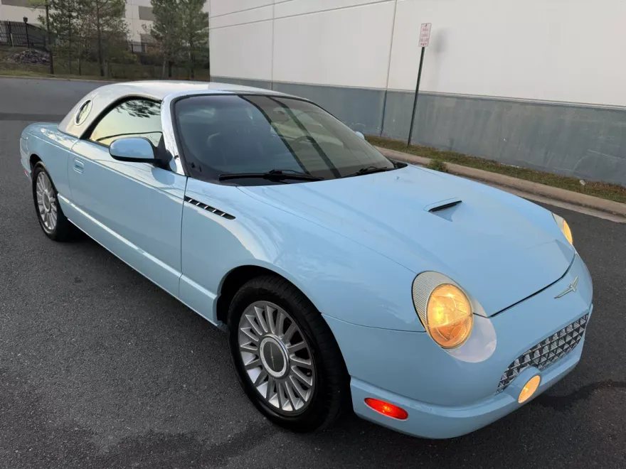 2004 Ford Thunderbird Premium photo 1