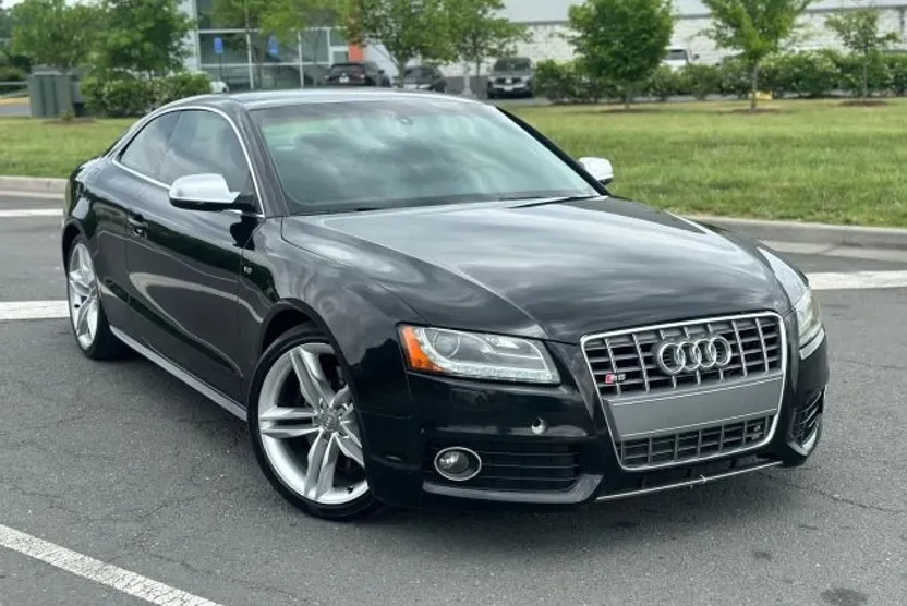 2010 Audi S5 Prestige photo 1