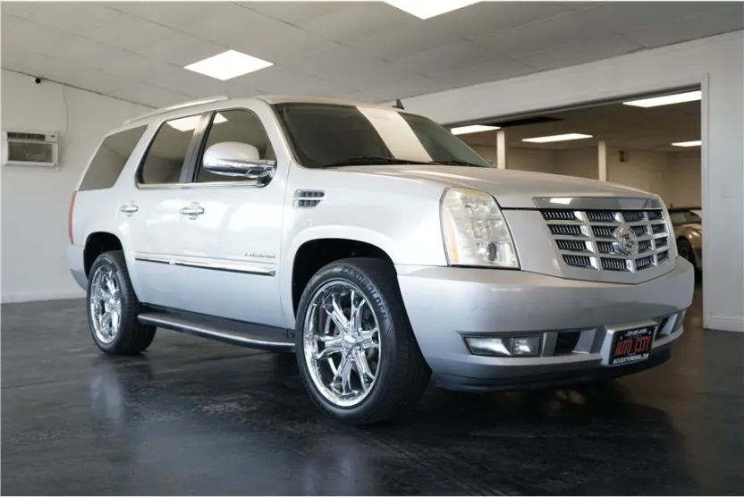 2010 Cadillac Escalade Sport photo 1