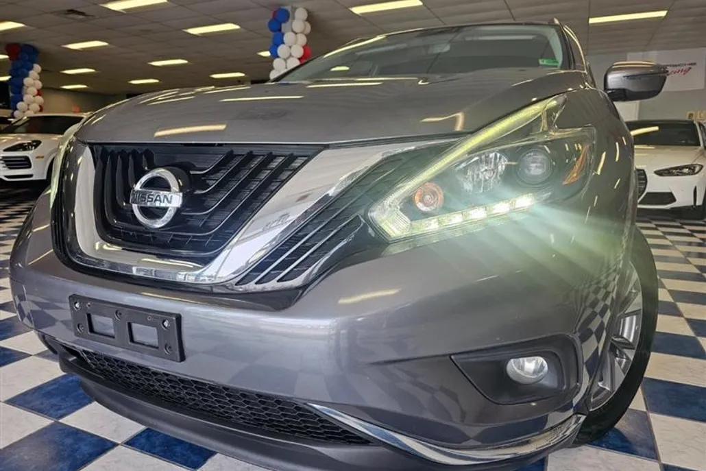 2018 Nissan Murano SV photo 1