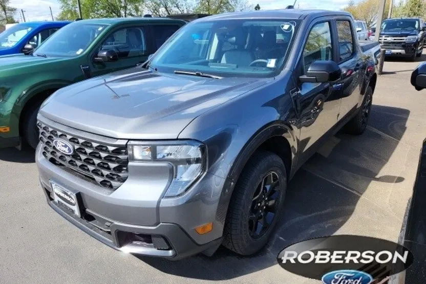 2025 Ford Maverick XLT photo 1
