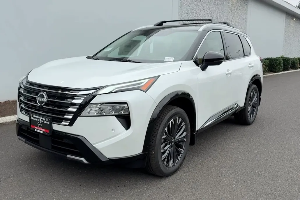 2026 Nissan Rogue Platinum photo 1