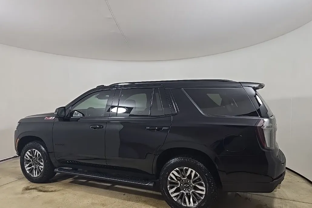 2025 Chevrolet Tahoe Z71 photo 1