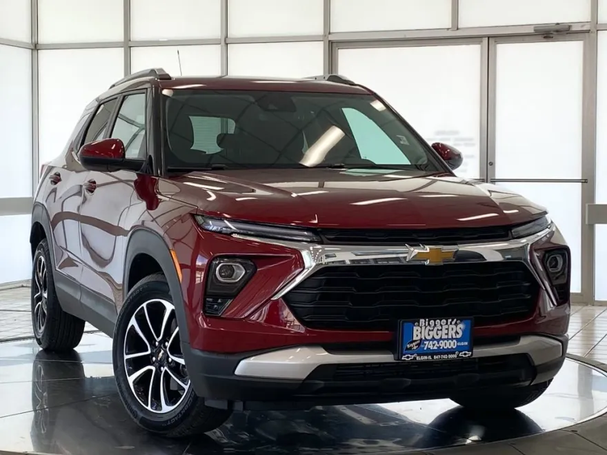 2024 Chevrolet Trailblazer LT photo 1