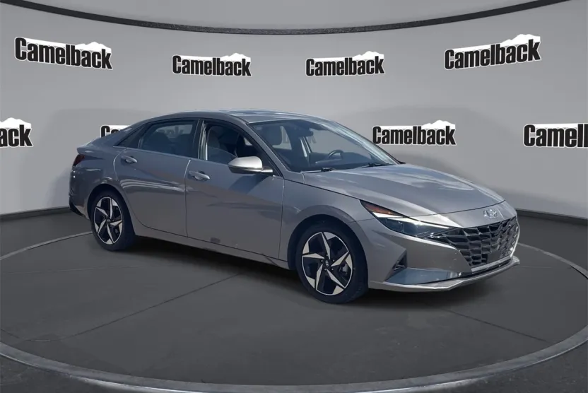 2022 Hyundai Elantra Limited photo 1