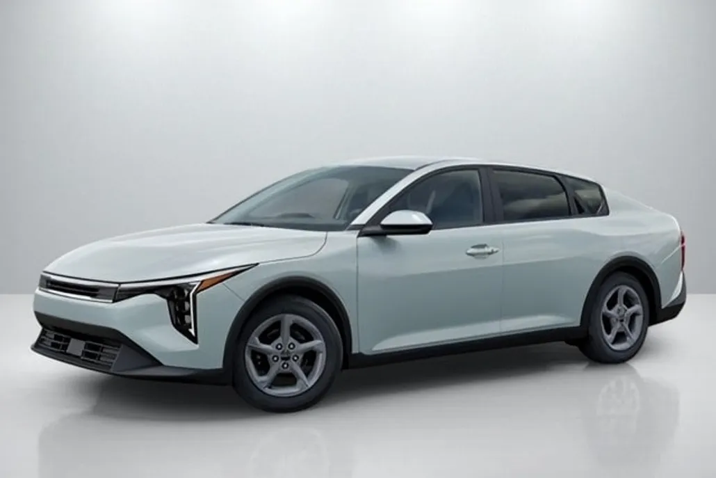 2025 Kia K4 LX photo 1