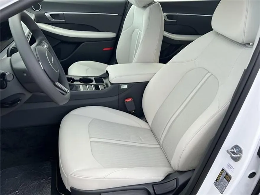 2026 Hyundai Sonata SE photo 1