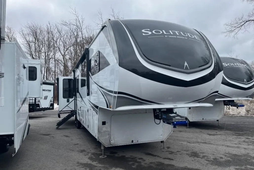 2025 Grand Design Recreational Solitude Wide body photo 1