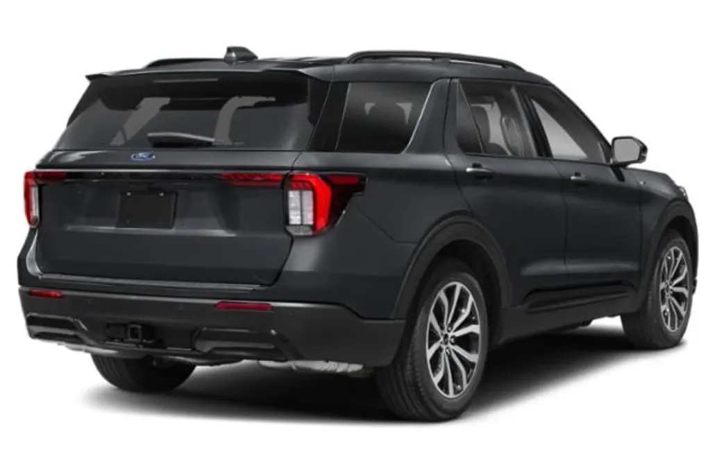2026 Ford Explorer ST-Line photo 1