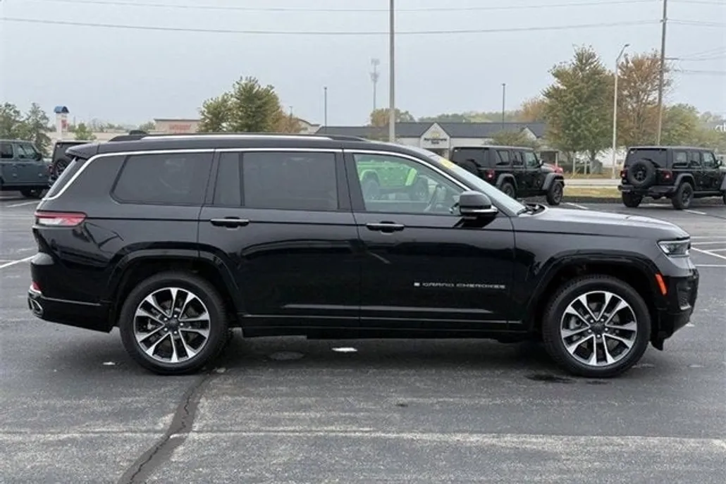 2021 Jeep Grand Cherokee Overland photo 1