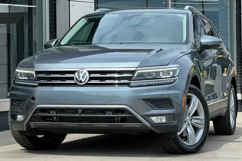 2019 Volkswagen Tiguan SEL Premium R-Line photo 1