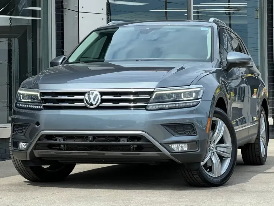2019 Volkswagen Tiguan SEL Premium R-Line photo 1