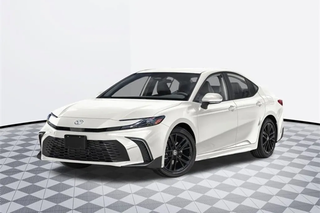 2025 Toyota Camry SE photo 1
