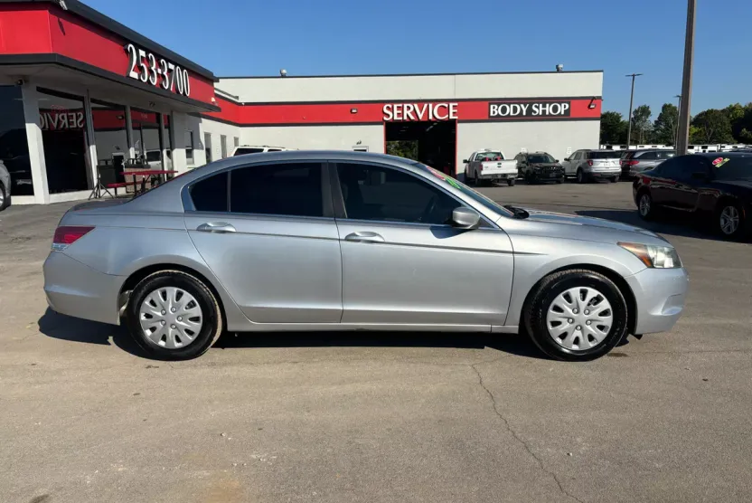 2009 Honda Accord LX photo 1