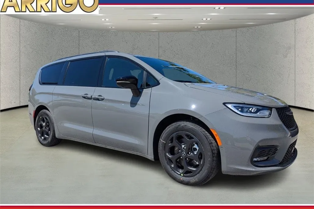 2025 Chrysler Pacifica Hybrid S Appearance photo 1