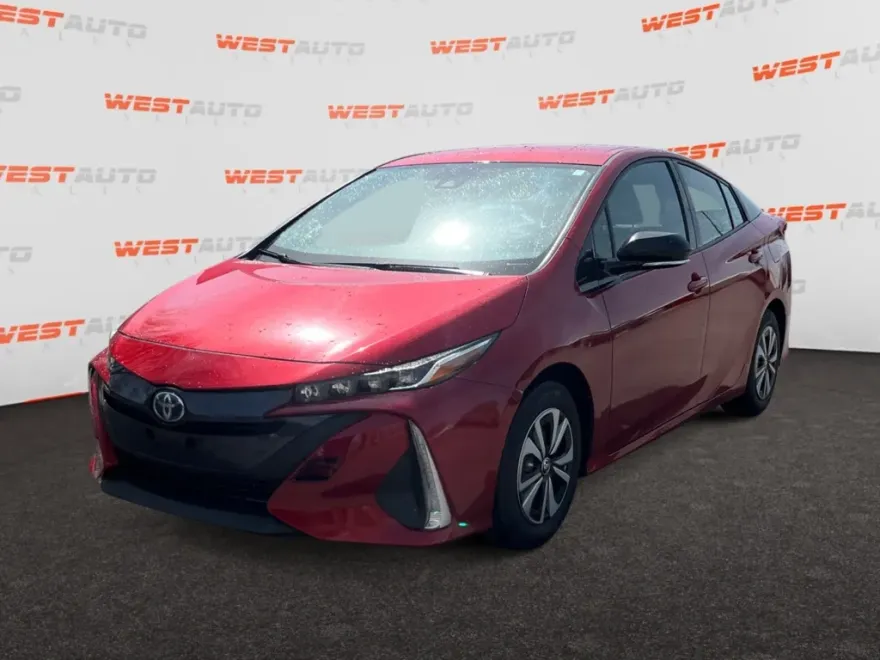 2019 Toyota Prius Prime Plus photo 1