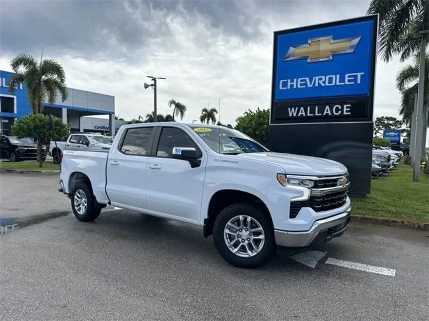 2022 Chevrolet Silverado 1500 LT photo 1
