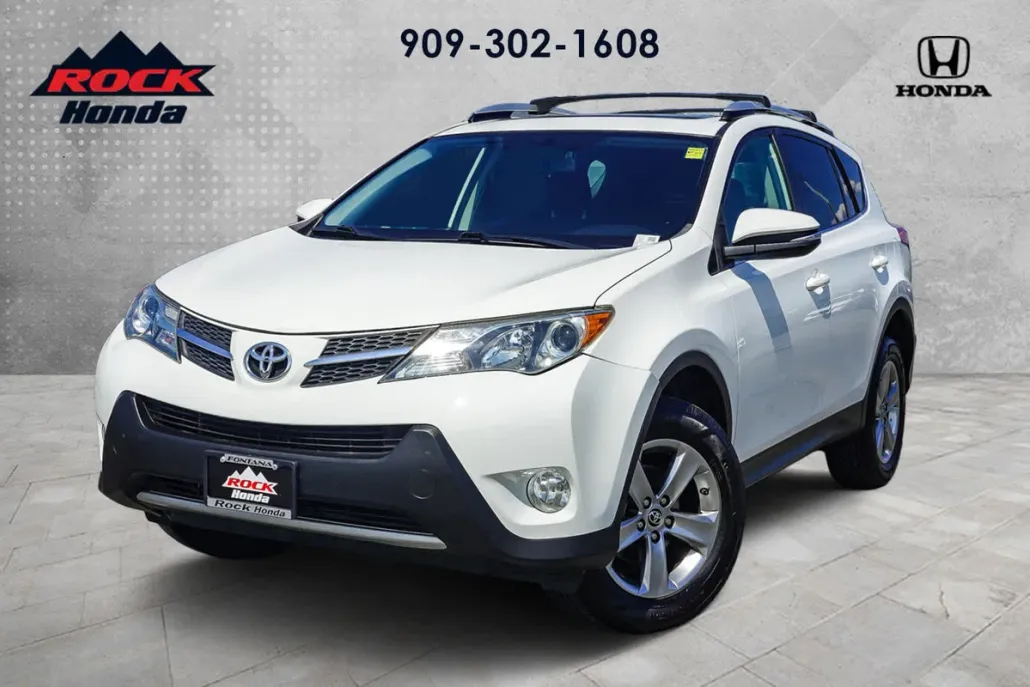 2015 Toyota RAV4 XLE photo 1