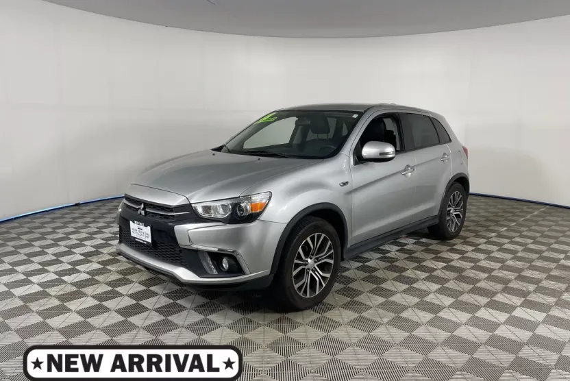 2018 Mitsubishi Outlander Sport SE photo 1