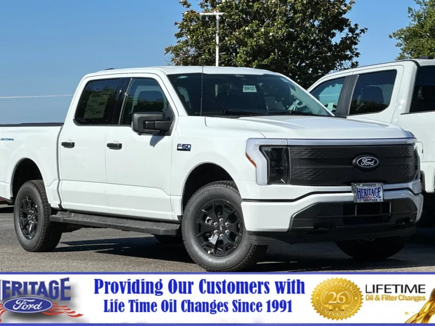 2025 Ford F-150 Lightning XLT photo 1